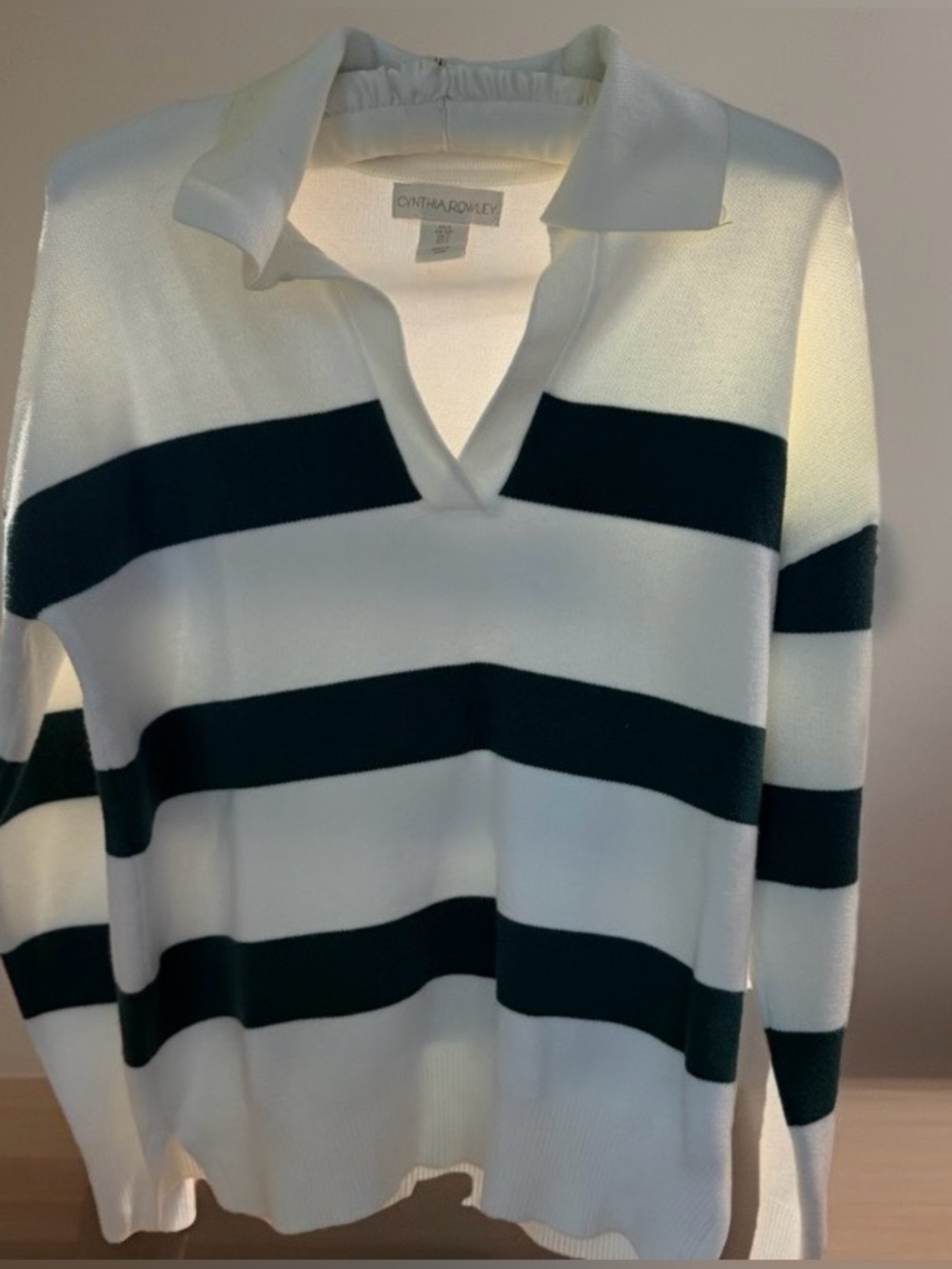 Cynthia Rowley White and hunter green Wide-Striped V‑Neck Polo Sweater 0126